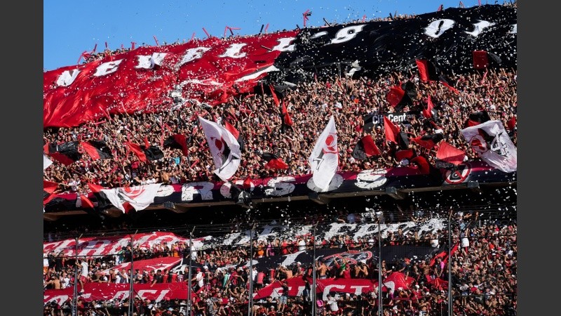 Newell's enfrenta a Independiente este martes a las 22.15 hs.