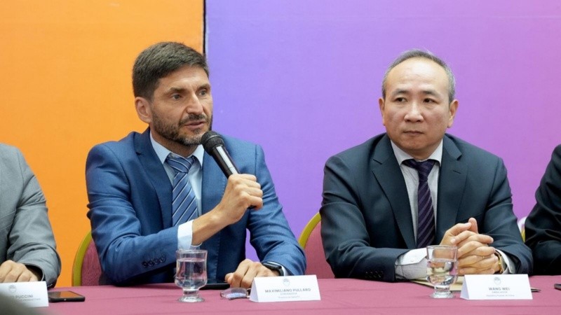 Pullaro y el embajador chino Wang Wei.