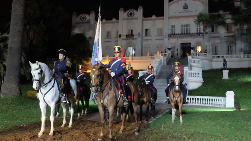 &nbsp;El Regimiento de Granaderos a Caballo. 