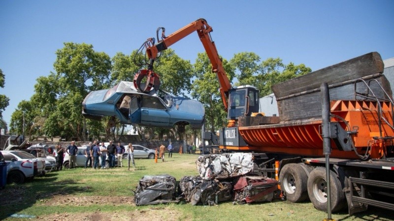 La Provincia superó los 25.000 vehículos compactados en operativos de ordenamiento en todo el territorio.