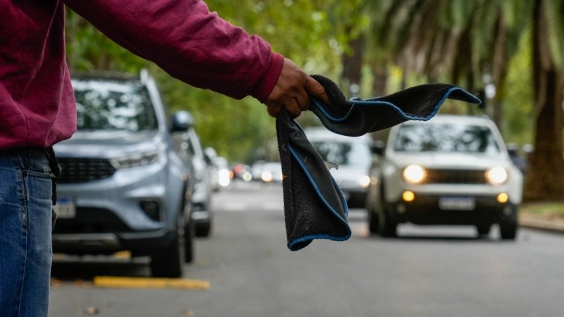 Más del 85% de los reclamos al 147 por cuidacoches en Rosario se concentran en el centro.