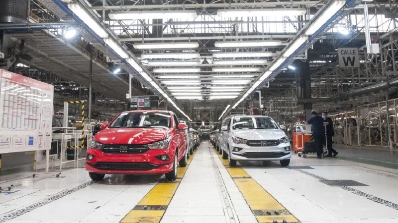 Fuerte caída de la producción y las exportaciones en la industria automotriz.