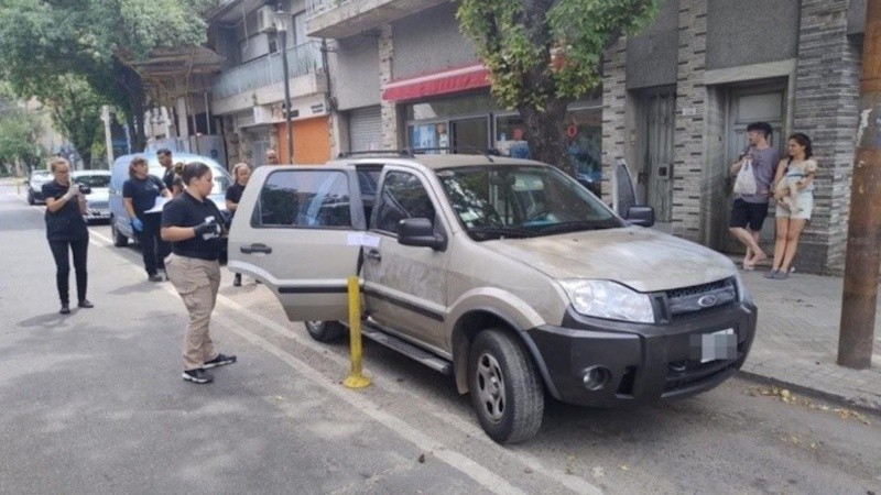 El auto robado por Almaraz en Echesortu.