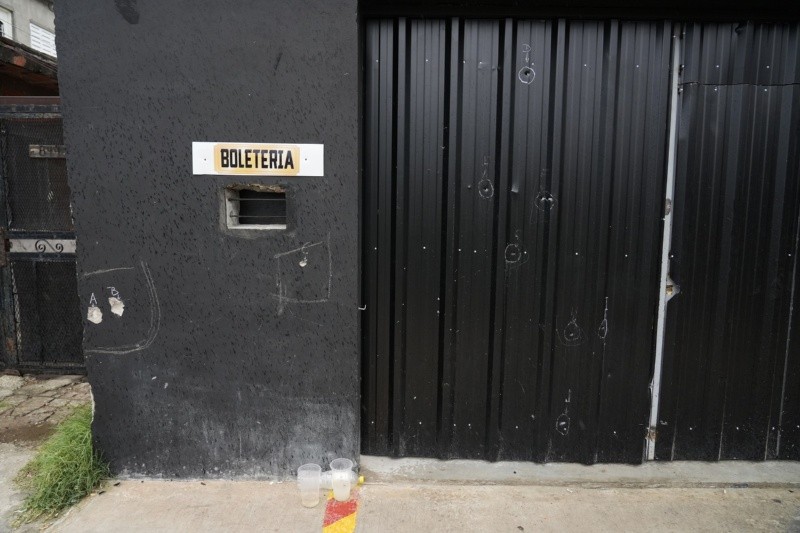 Los sicarios dispararon 37 tiros contra el antro de Juan B. Justo y Olmos. Foto: Alan Monzón.