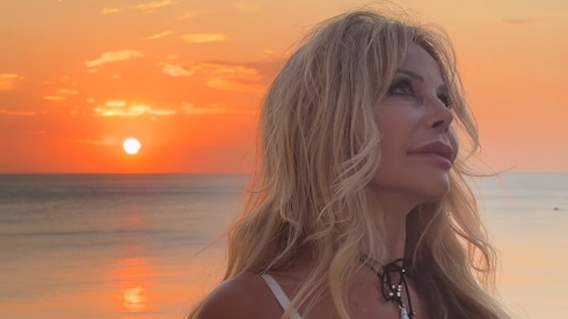 Alfano, reflexiva al atardecer.