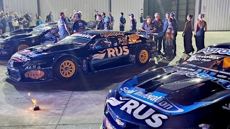 Con alrededor de 410 invitados, el responsable del equipo, Mauro Medina, presentó al plantel de pilotos.