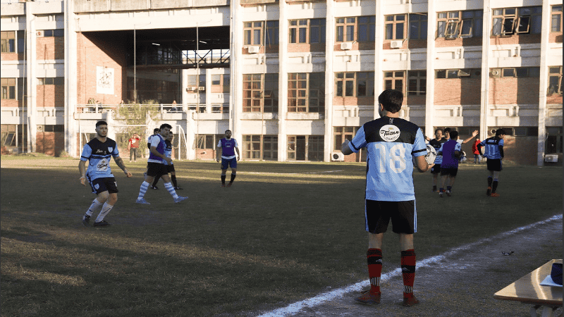 En la Ciudad Universitaria se realizan los entrenamientos de Futbol 11 competitivo, el cual disputa torneos nacionales.