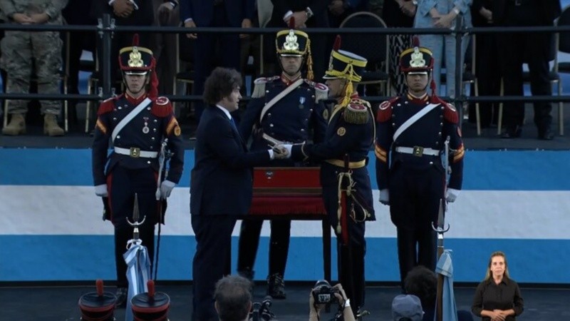 Milei fue el único orador en el acto central por los 213 años del Combate de San Lorenzo.