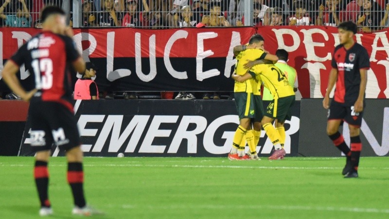 Newell's perdió de local ante Defensa y Justicia.