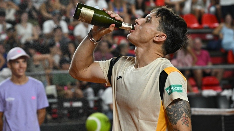 Ugo Carabelli se consagró bicampeón del Rosario Challenger 125.