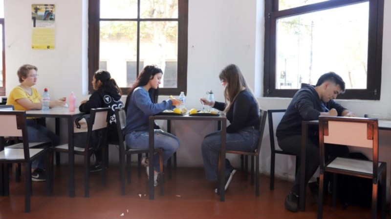 Durante febrero, los comedores funcionarán de 7.45 a 16.