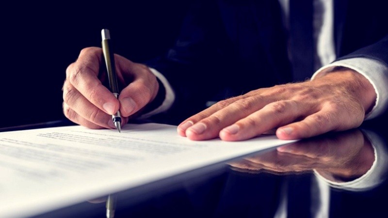 Los DNU en cuestión abarcan materias relevantes para la vida institucional y económica del país.