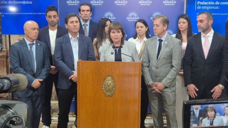 La senadora Bullrich en el anuncio de los cambios.