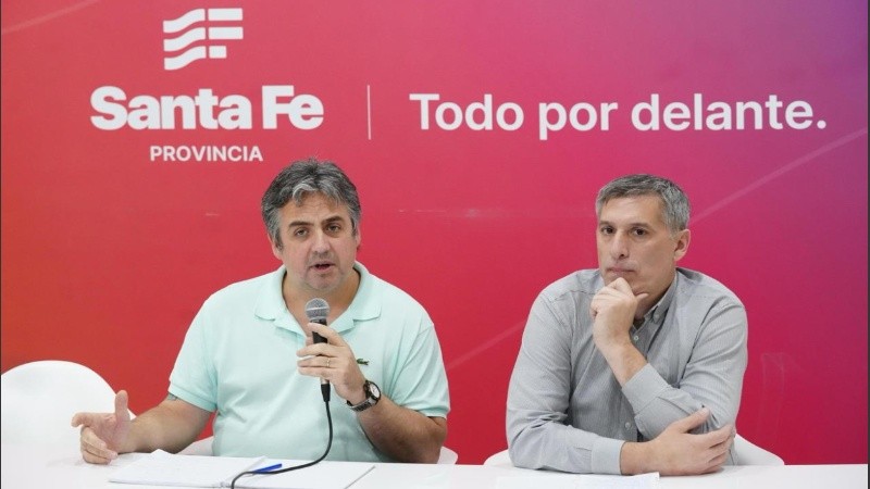 Los ministros Pablo Cococcioni y Pablo Olivares destacaron que la seguridad pública nunca se vio afectada durante la protesta policial.