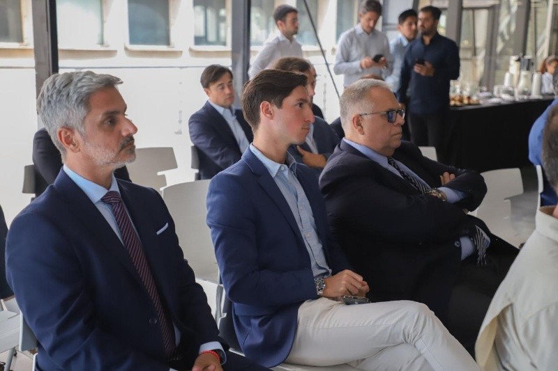 Representante del gobierno de Corrientes, Pablo Ibañez (Bolsa) y Juan Carlos Venesia (IDR)&nbsp;