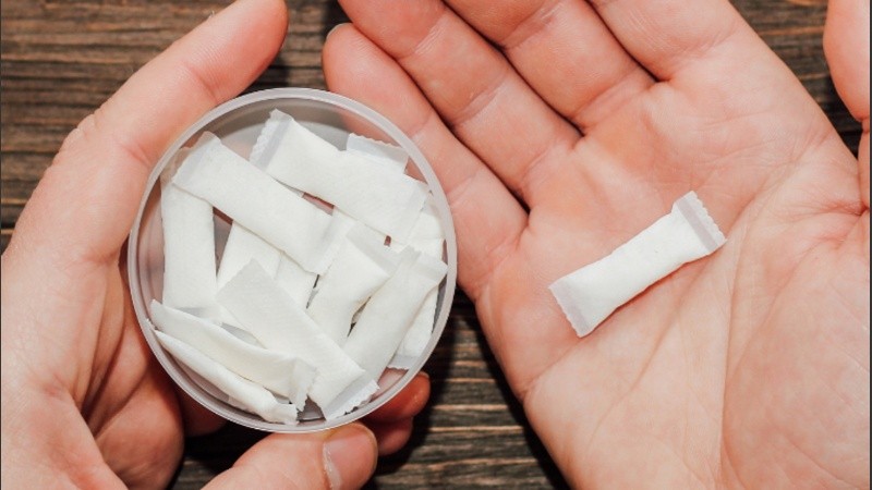 Las bolsitas de nicotina, promocionadas como una alternativa al cigarrillo.