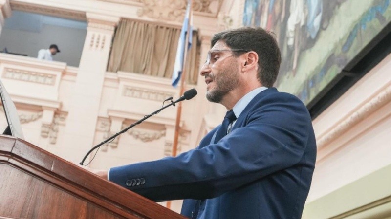 El gobernador Maximiliano Pullaro.