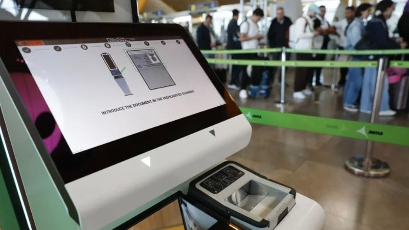 El Sistema de Entradas y Salidas (SES) implementado en aeropuertos de Europa.