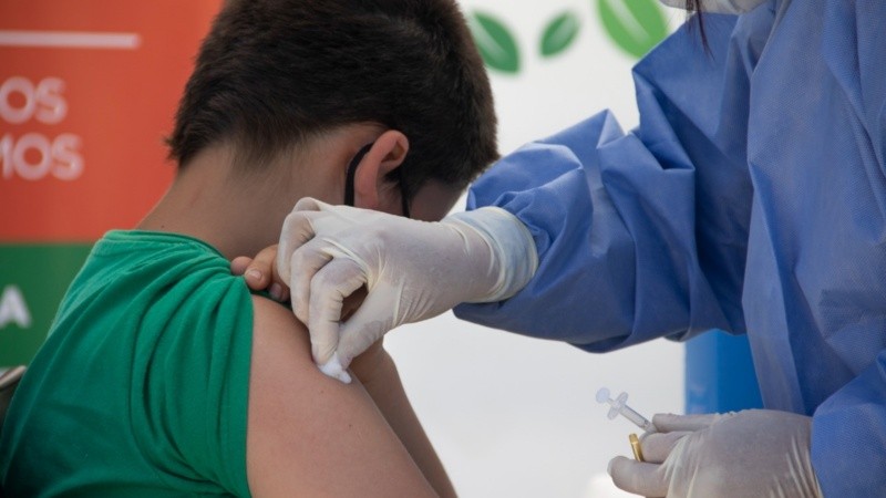 El regreso a clases y el contacto con más personas aumenta la exposición a enfermedades transmisibles.