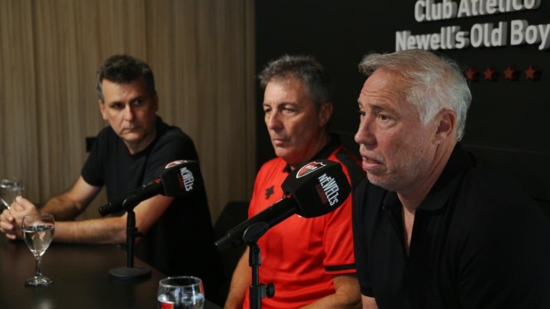 Sensini y Boero en la presentación de Kudelka como técnico. (Alan Monzón / Rosario3)&nbsp;