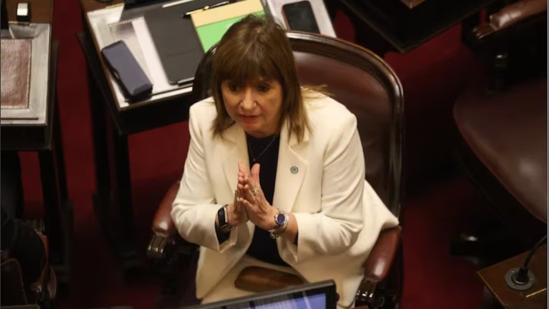 Patricia Bullrich, jefa de senadores de LLA, no pudo quedarse con un triunfo simbólico.