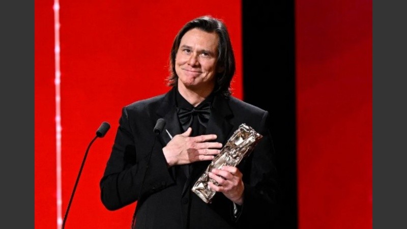 Jim Carrey conmueve en los Premios César: recibe el galardón de honor con un discurso íntegramente en francés