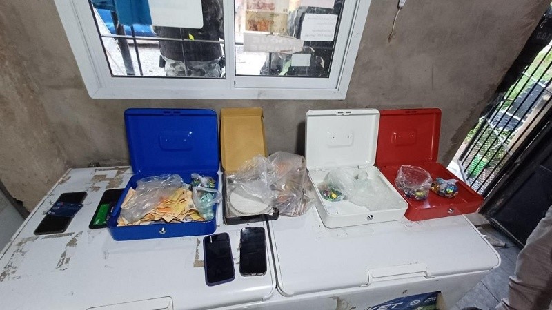 Son tres hombres y una mujer acusados de microtráfico y tenencia indebida de arma de fuego de uso civil.