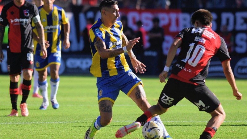 Di María no estaba al 100 por ciento pero fue titular en el clásico rosarino: hizo el 1-0 que rompió el partido a favor de Central. (Fotobaires)