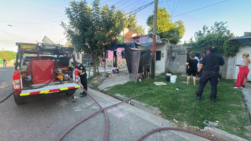 El interior de la casa quedó completamente destruido por el incendio.