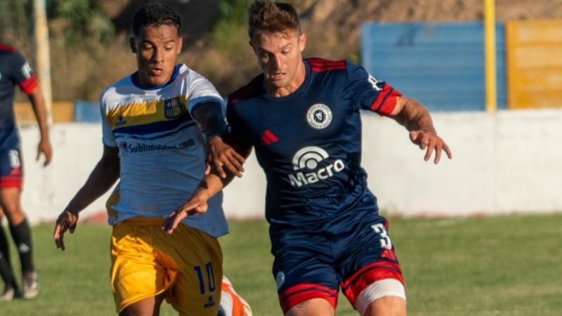 El histórico debut de Leones FC se llevó a cabo este lunes en el estadio de Central Ballester, en José León Suárez.