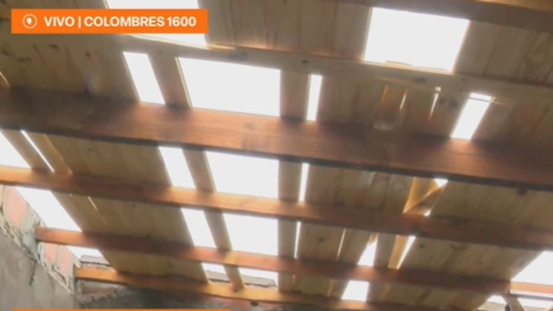 La casa de Colombres al 1600 tiene dos plantas: se voló el techo por completo.