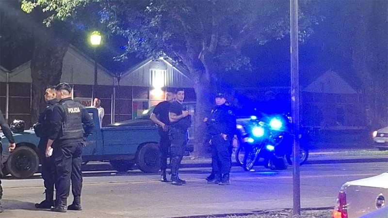 Imagen de efectivos policiales en un procedimiento local.