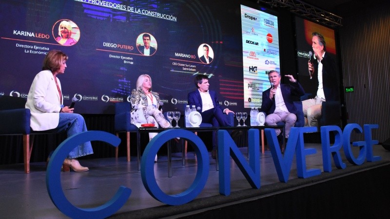 En un contexto donde las variables financieras, los costos operativos y las oportunidades de inversión redefinen permanentemente el tablero, CONVERGE propone una lectura integral del ciclo que comienza.