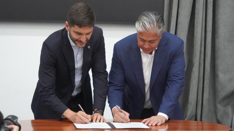 &nbsp;Pullaro firmó acuerdo para Santa Fe en Vaca Muerta