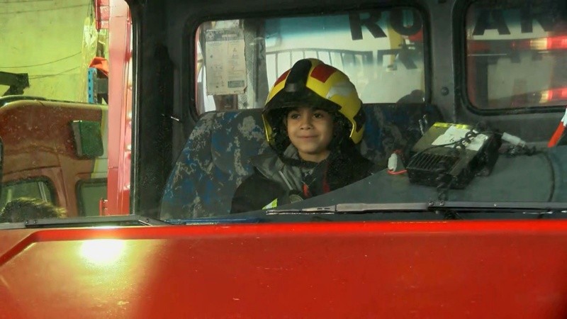 La carita de felicidad de Dylan en la autobomba&nbsp;