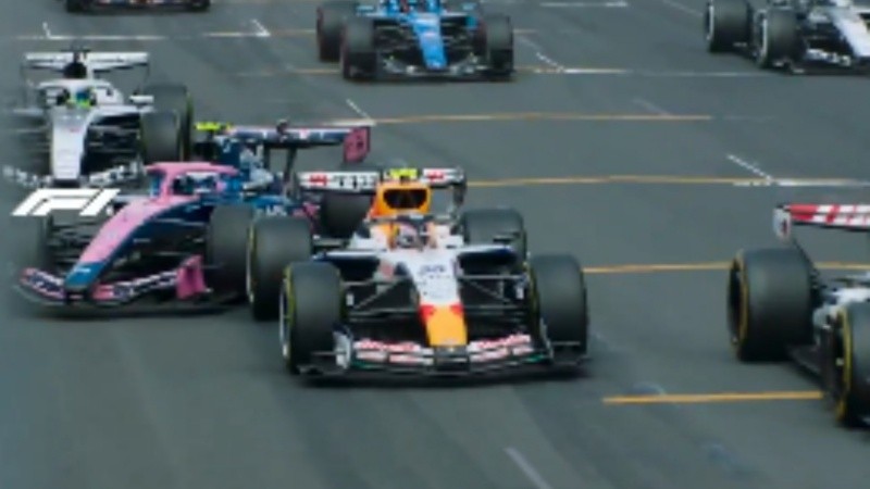 El momento de la impactante reacción de Colapinto para esquivar a Lawson.