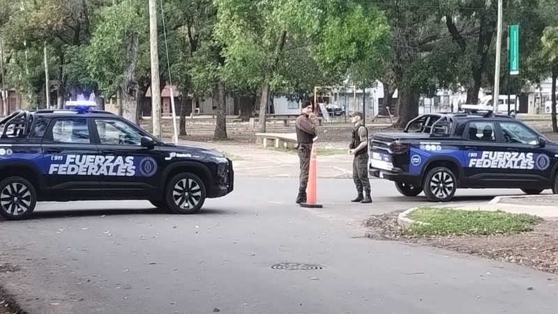 &nbsp;Móviles policiales cortaton el trásnito en el lugar (@Radio2)