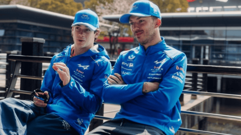 Colapinto con su compañero de equipo Pierre Gasly.