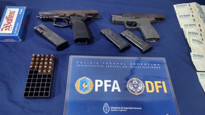 &nbsp;Las pistolas secuestradas en los allanamientos.