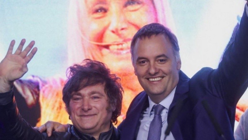 El presidente junto al Jefe de Gabinete.