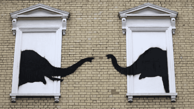 Banksy revela tres nuevos grafitis con animales como protagonistas. (ANDY RAIN / EFE)