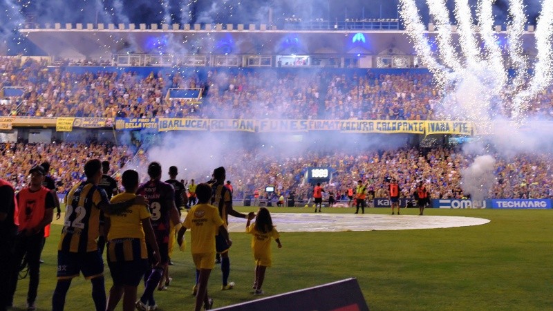 Expectativa máxima en Arroyito por el inicio del máximo certamen continental. (FotoBaires)