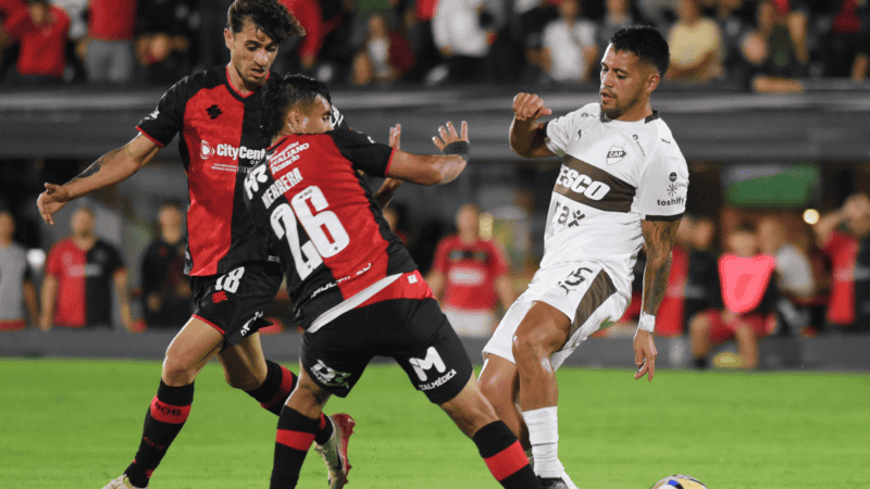 Newell's no logra salir del pozo.