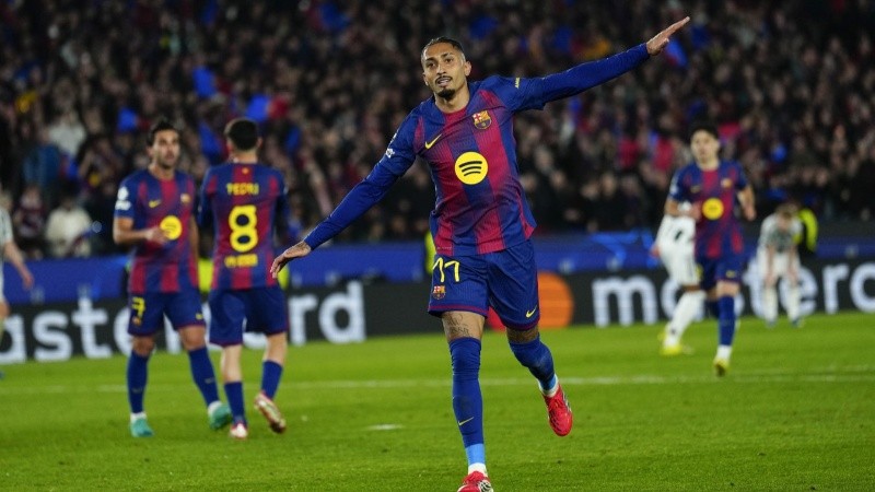 El brasileño Raphinha sigue encendido. (EFE)