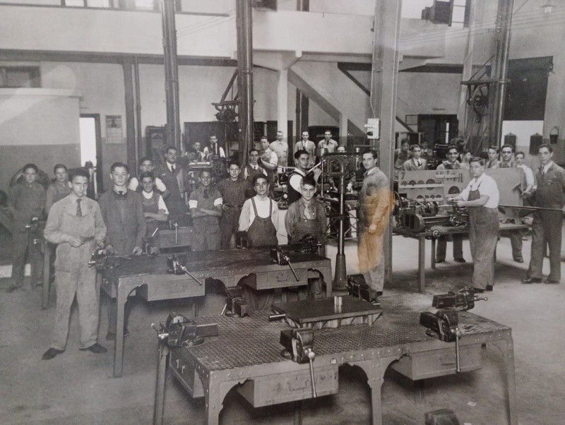 Escuela Industrial de Artes y Oficios de la Nación, en Rosario, en su edificio de Salta 2535, en 1938 (Gentileza de la actual EETP N° 464 