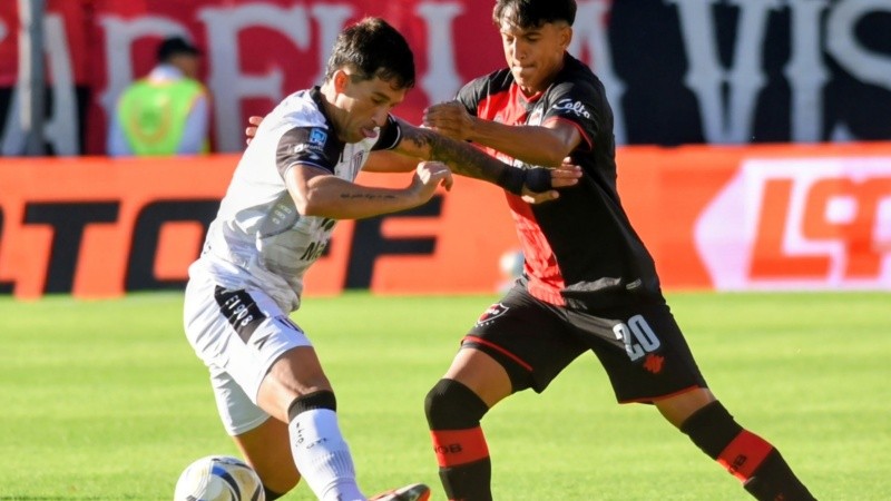 Facundo Guch en acción durante los primeros minutos en el Coloso.