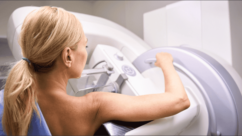 A partir de los 40 años, toda mujer debe realizarse una mamografía al menos una vez al año.