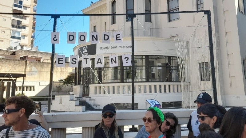 La instalación en la esquina del Museo (Rosario3).