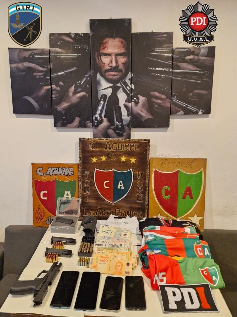 &nbsp;Celulares, armas de fuego y dinero efectivo: parte del material secuestrado en los allanamientos de la PDI.