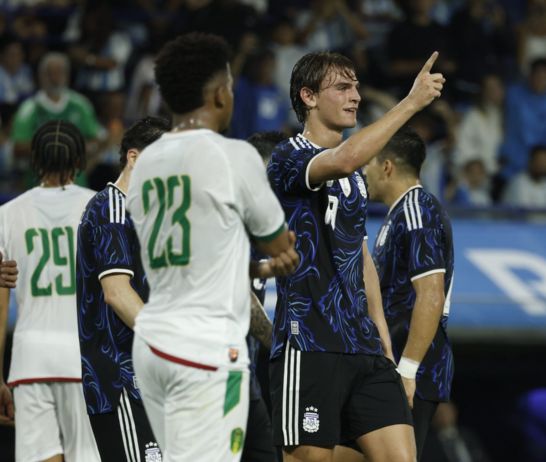 La Albiceleste gana sin problemas ante el combinado africano en La Bombonera.